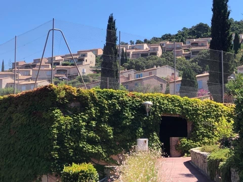 10 A 12 Pers Famille Amateurs Randonnee Boulouris Panorama Saint Raphael Tennis Piscine Partage エクステリア 写真